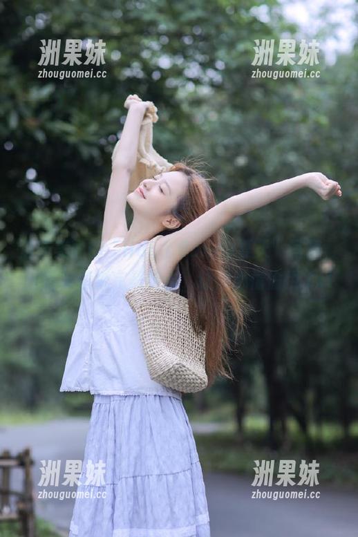 清新美丽的“Hana Bunny夏天”写真，原图与壁纸完美结合，让你心情愉悦.txt